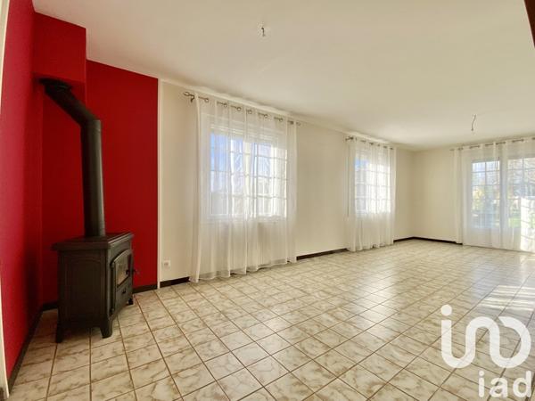 Maison 4 pièces de 100 m² à Vouvant (85120)