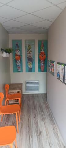 La Primaube - Place de l'Etoile, local commercial ou professionnel de 44 m²