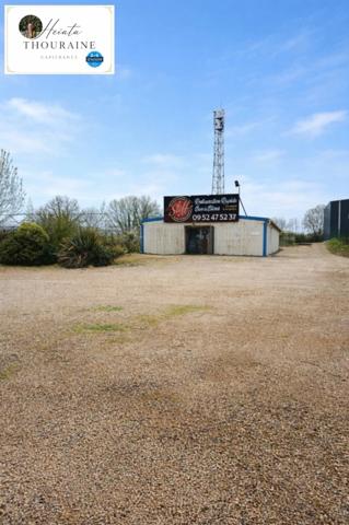 à vendre Bâtiment polyvalent de 180 m² sur un terrain de 3 000 m² – Accessibilité optimale !