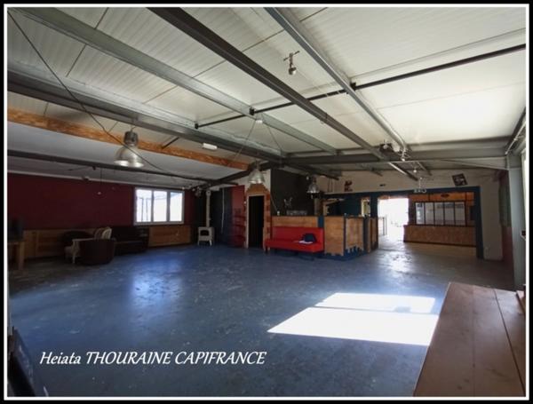 à vendre Bâtiment polyvalent de 180 m² sur un terrain de 3 000 m² – Accessibilité optimale !