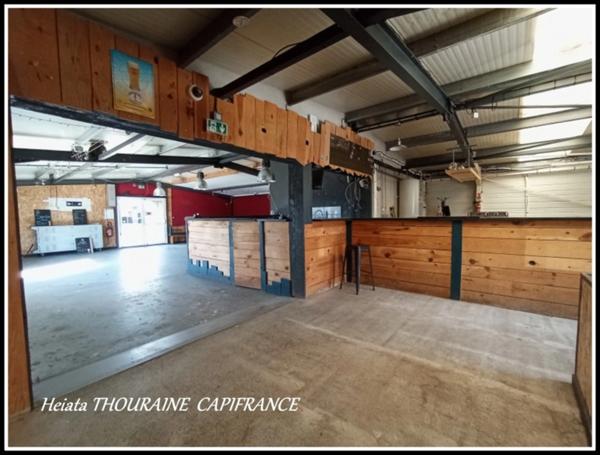 à vendre Bâtiment polyvalent de 180 m² sur un terrain de 3 000 m² – Accessibilité optimale !