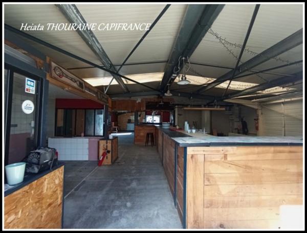 à vendre Bâtiment polyvalent de 180 m² sur un terrain de 3 000 m² – Accessibilité optimale !