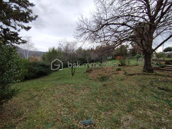 Terrain de 1 000 m²