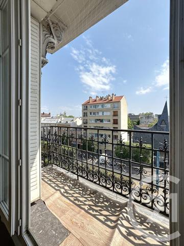 Appartement F3 à vendre  3 pièces - 65 m2 ST DENIS - 93
