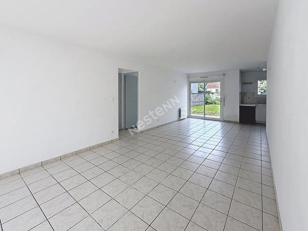 Nantes Bout des pavés - Exclusivité ! En vente, maison d'architecte de 2005, plain pied 2 chambres, garage, jardin clos. A deux pas des petits commerces et du Tram.