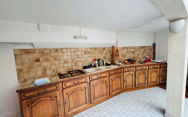 Maison à vendre    7 pièces • 227 m2 Luché-Pringé