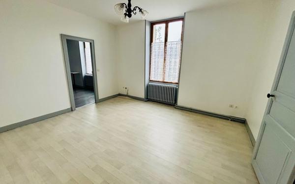 Maison à vendre    7 pièces • 227 m2 Luché-Pringé
