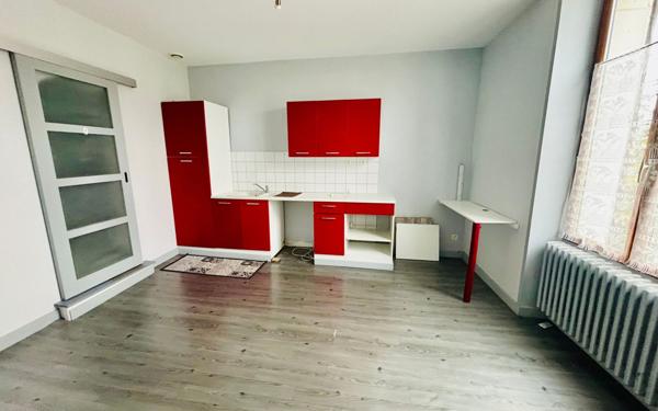 Maison à vendre    7 pièces • 227 m2 Luché-Pringé