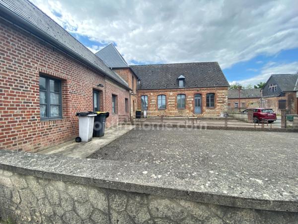 vente d un ensemble immobilièr de 4 maisons et 1 appartement louer 15 pièces Proche de VERVINS (02)