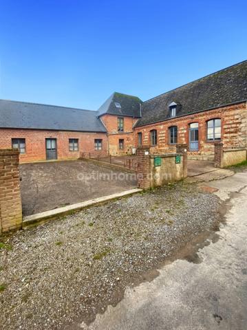 vente d un ensemble immobilièr de 4 maisons et 1 appartement louer 15 pièces Proche de VERVINS (02)