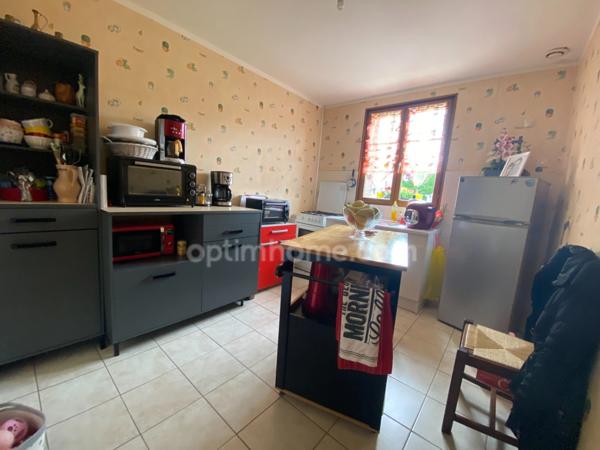 vente d un ensemble immobilièr de 4 maisons et 1 appartement louer 15 pièces Proche de VERVINS (02)