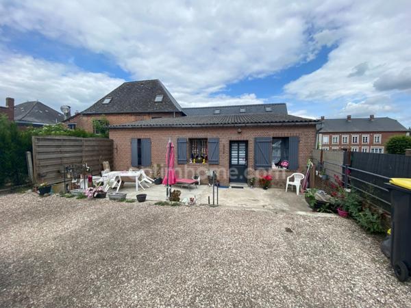 vente d un ensemble immobilièr de 4 maisons et 1 appartement louer 15 pièces Proche de VERVINS (02)