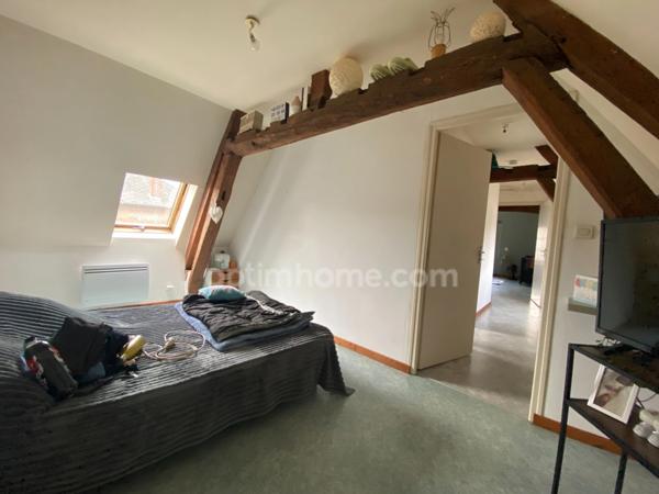 vente d un ensemble immobilièr de 4 maisons et 1 appartement louer 15 pièces Proche de VERVINS (02)