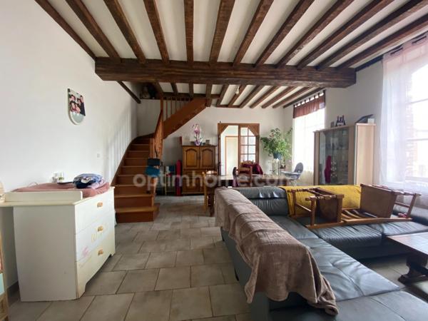 vente d un ensemble immobilièr de 4 maisons et 1 appartement louer 15 pièces Proche de VERVINS (02)