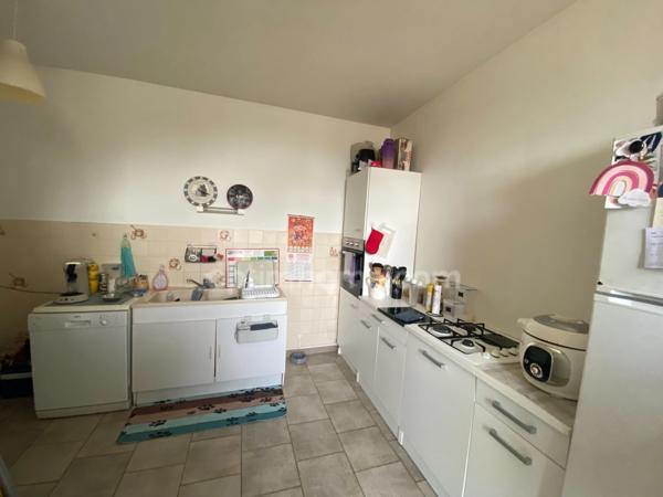 vente d un ensemble immobilièr de 4 maisons et 1 appartement louer 15 pièces Proche de VERVINS (02)