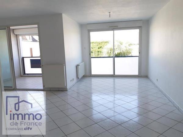 A LOUER ! APPARTEMENT T3 EN PLEIN CENTRE VILLE DE VOIRON