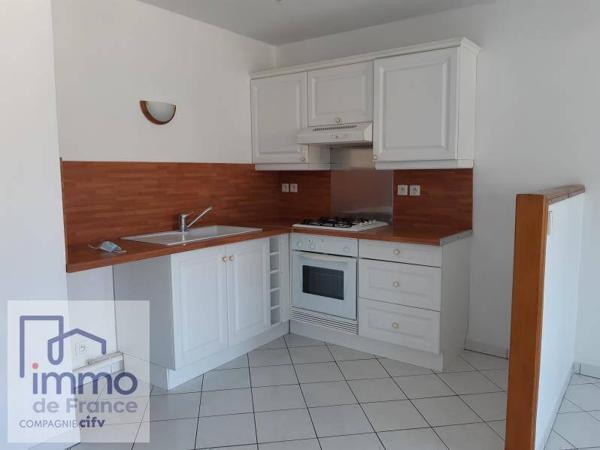 A LOUER ! APPARTEMENT T3 EN PLEIN CENTRE VILLE DE VOIRON