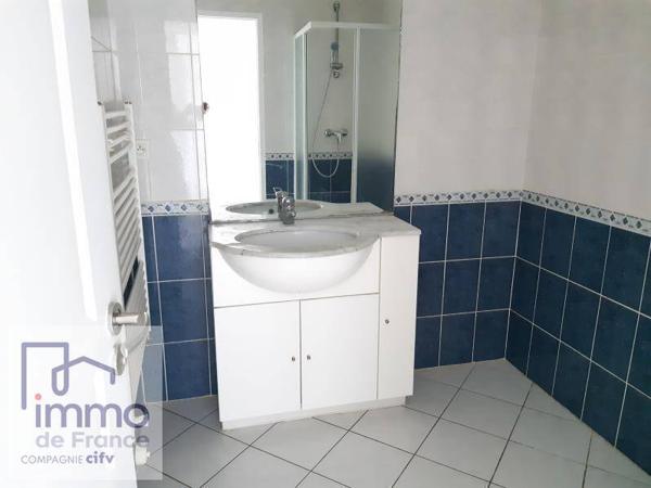 A LOUER ! APPARTEMENT T3 EN PLEIN CENTRE VILLE DE VOIRON