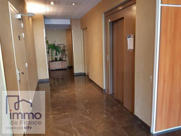 A LOUER ! APPARTEMENT T3 EN PLEIN CENTRE VILLE DE VOIRON