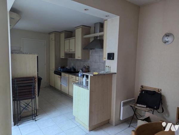 En bordure du quartier Centre -ville de ST-NAZAIRE Local commercial et appartement 