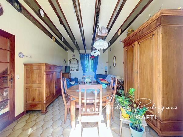 Maison de caractère en pierre avec dépendances