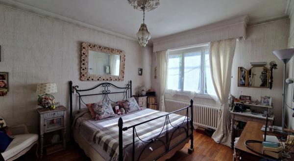 Maison 5 chambres 1000 m2 de terrain MERIGNAC Capeyron