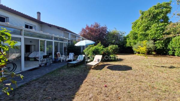 Maison 5 chambres 1000 m2 de terrain MERIGNAC Capeyron