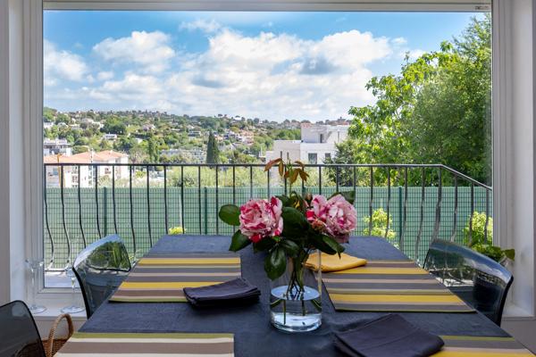 Villa avec vue dégagée – Charme et élégance au rendez-vous
