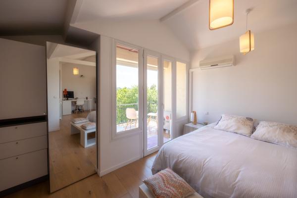 Villa avec vue dégagée – Charme et élégance au rendez-vous