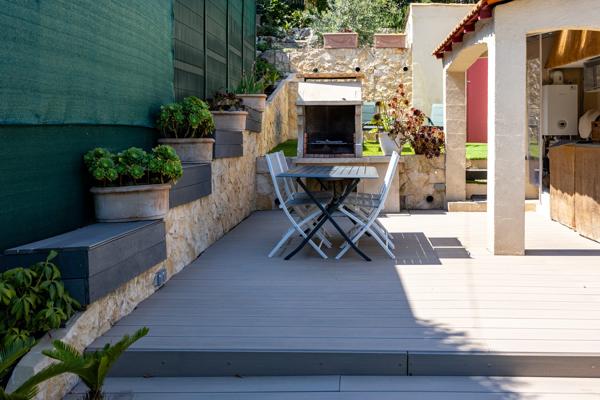 Villa avec vue dégagée – Charme et élégance au rendez-vous