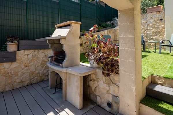 Villa avec vue dégagée – Charme et élégance au rendez-vous