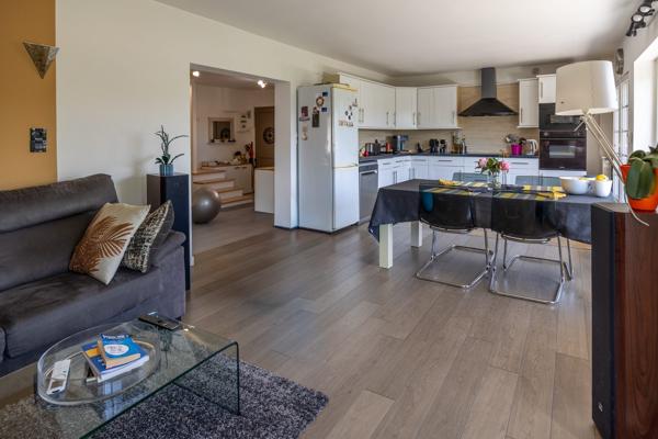 Villa avec vue dégagée – Charme et élégance au rendez-vous
