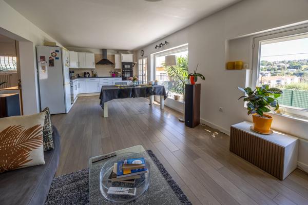 Villa avec vue dégagée – Charme et élégance au rendez-vous