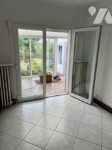 Hesdin, Maison d'habitation - Maison de ville aux volumes généreux proche des commodités se com...