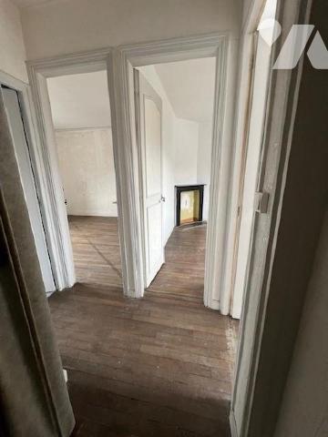 Hesdin, Maison d'habitation - Maison de ville aux volumes généreux proche des commodités se com...