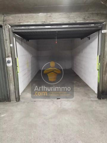 Vente                                                      Parking
                        
                                                            à Champigny-sur-Marne