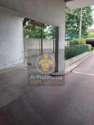 Vente                                                      Parking
                        
                                                            à Champigny-sur-Marne