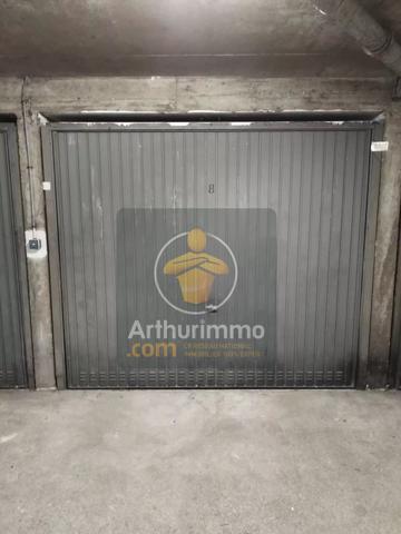 Vente                                                      Parking
                        
                                                            à Champigny-sur-Marne