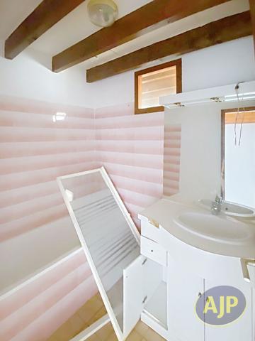 Appartement à vendre Lesparre Medoc - 3 pièces, 67m² avec 2 chambre(s) à 77 000€ - AJP Lesparre Immobilier