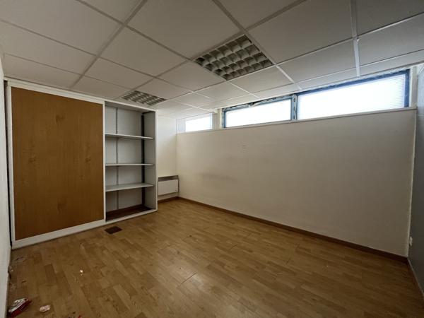 Immeuble 25 pièces - 720 m²