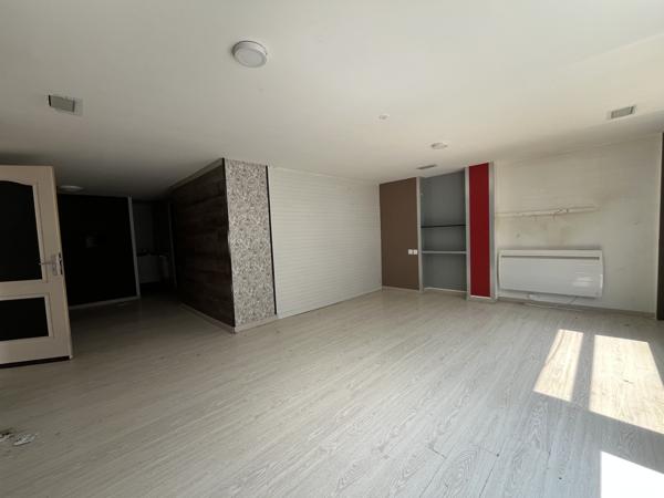 Immeuble 25 pièces - 720 m²