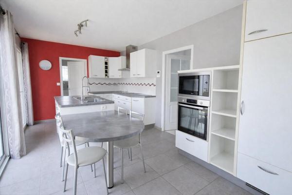 Maison en parfait état, à proximité de la plage et du centre-ville