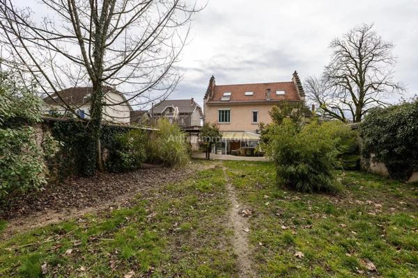 Vente Maison 9 pièces 237 m2 à Morestel