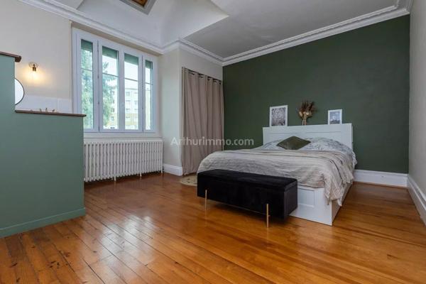 Vente Maison 9 pièces 237 m2 à Morestel