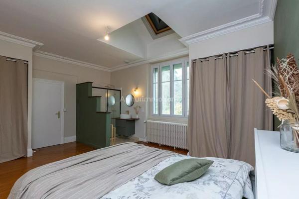 Vente Maison 9 pièces 237 m2 à Morestel