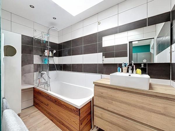 Maison de 85 m2, 2 chambres, jardin et garage