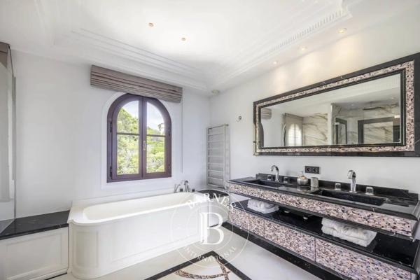 Vallauris, Villa 4 Chambres -  250 m² à vendre
