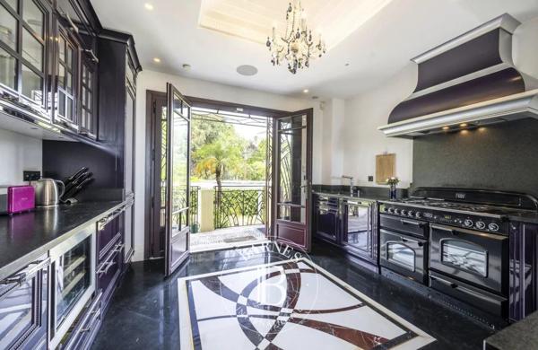 Vallauris, Villa 4 Chambres -  250 m² à vendre
