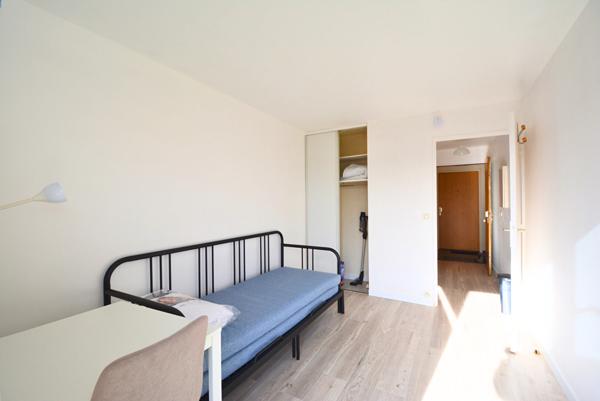 Studio meublé avec balcon / buanderie