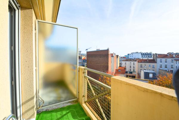 Studio meublé avec balcon / buanderie